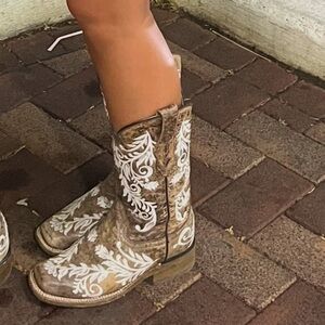 Corral Leather/ Embroidered Cowboy Boots